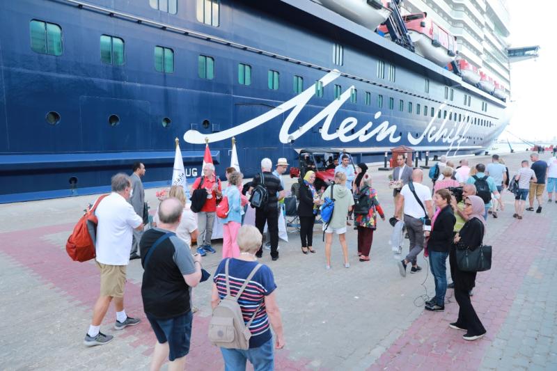 ميناء الأسكندرية يستقبل  2200 سائح على متن  السفينة السياحية MEIN SCHIFF.6