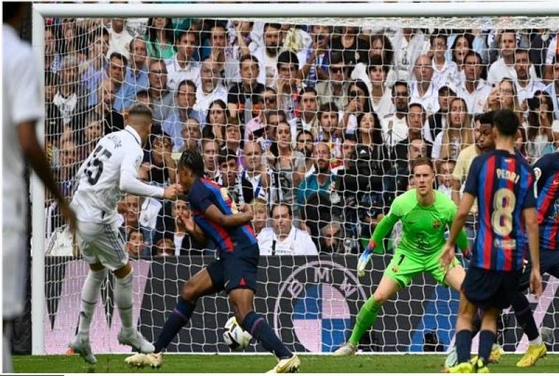 ريال مدريد وبرشلونة
