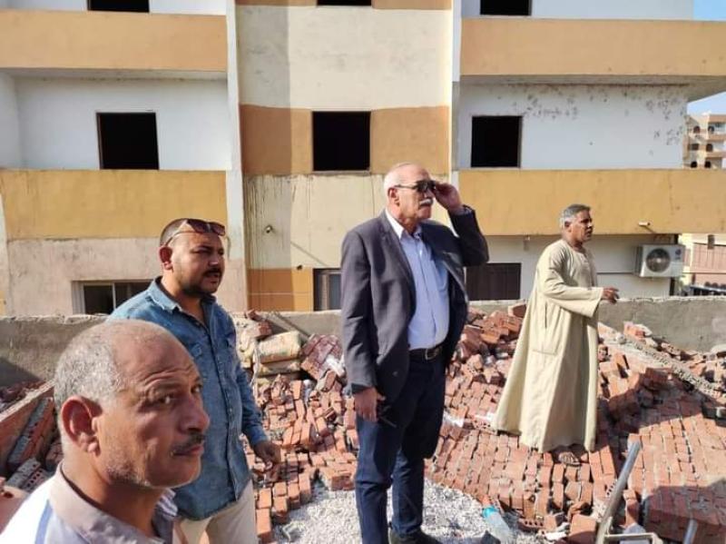 حي شرق اسيوط لا تهاون فى البناء المخالف ومستمرون فى التصدى للبناء فى شارع الجلاء