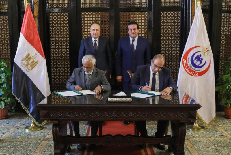 خلال التوقيع