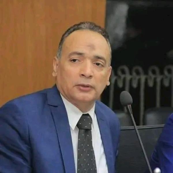 الكاتب الصحفى طارق درويش