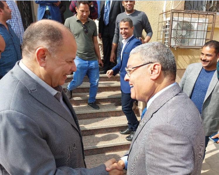 محافظ المنيا يصل إلى أسيوط للمشاركة في الاحتفال ببدء أعمال إحلال وتجديد قناطر ديروط