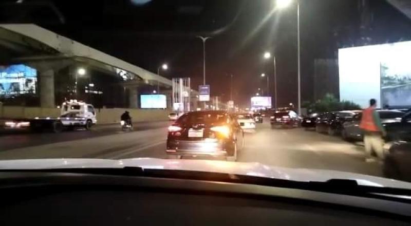 أعمدة الإنارة 