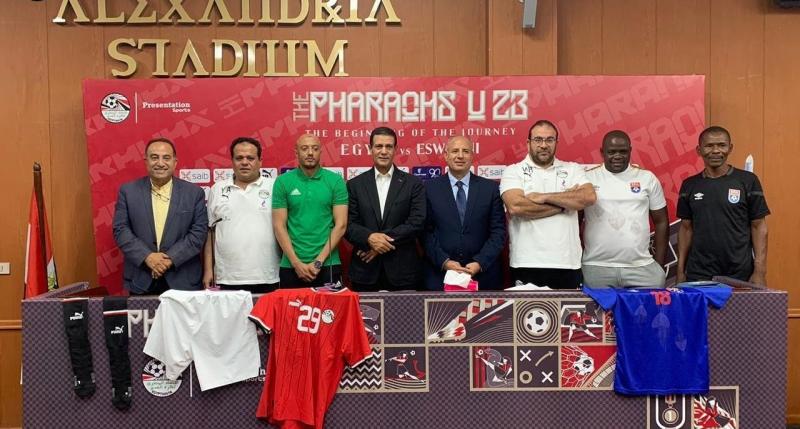 المنتخب الأولمبي بالزي الأحمر فى مواجهة إسواتيني