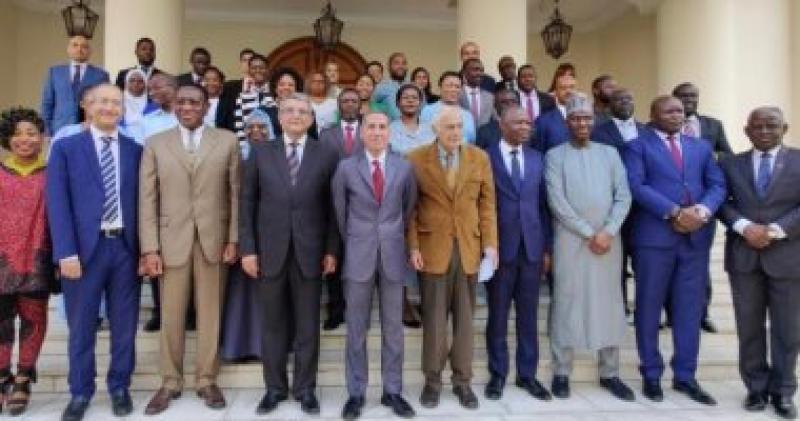 جانب من الحضور في الدورة الدبلوماسية