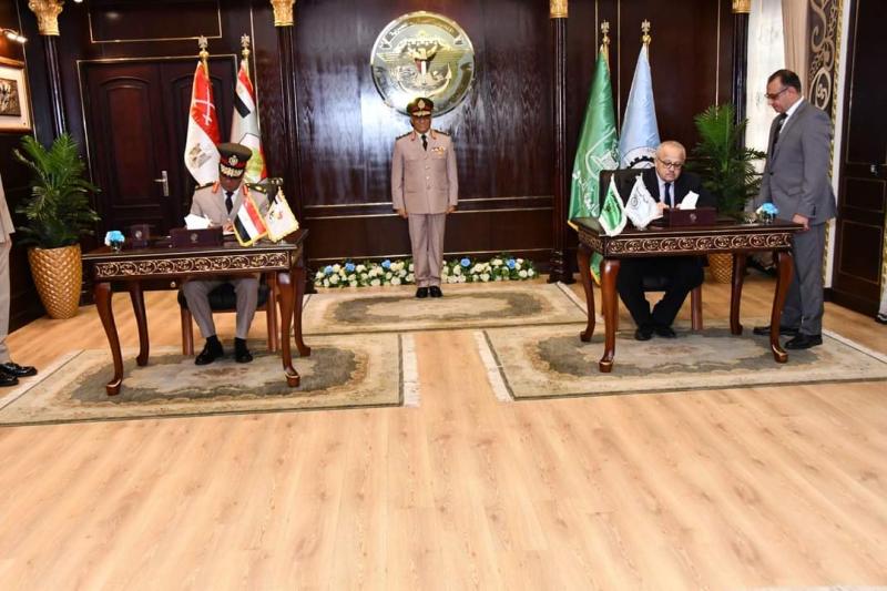 توقيع بروتوكول تعاون بين كلية الدفاع الجوى وكلية الهندسة جامعة القاهرة       