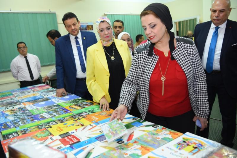 جامعة أسيوط تشهد إفتتاح أعمال معرض الكتاب الفرنسي السادس بكلية الآداب