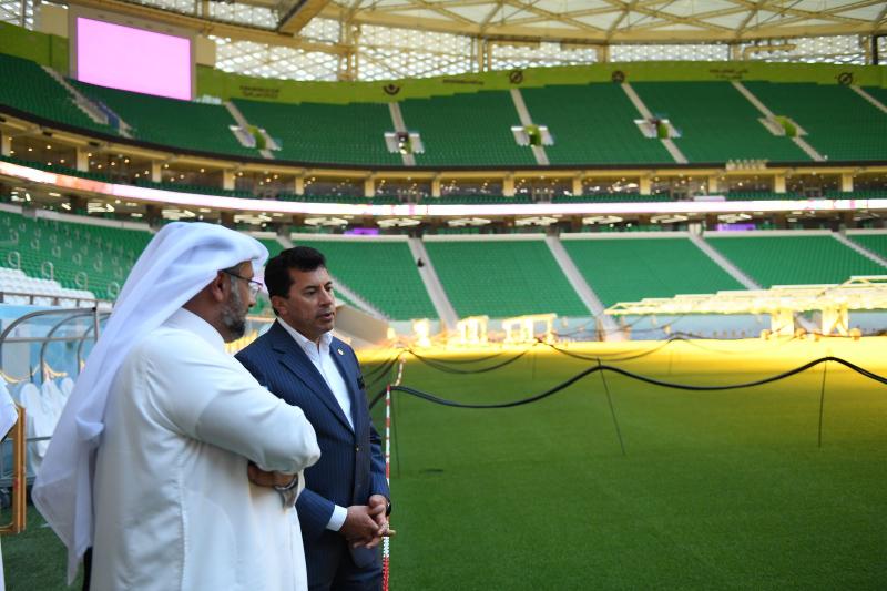وزير الرياضة يتفقد استاد الثمامة بالدوحة