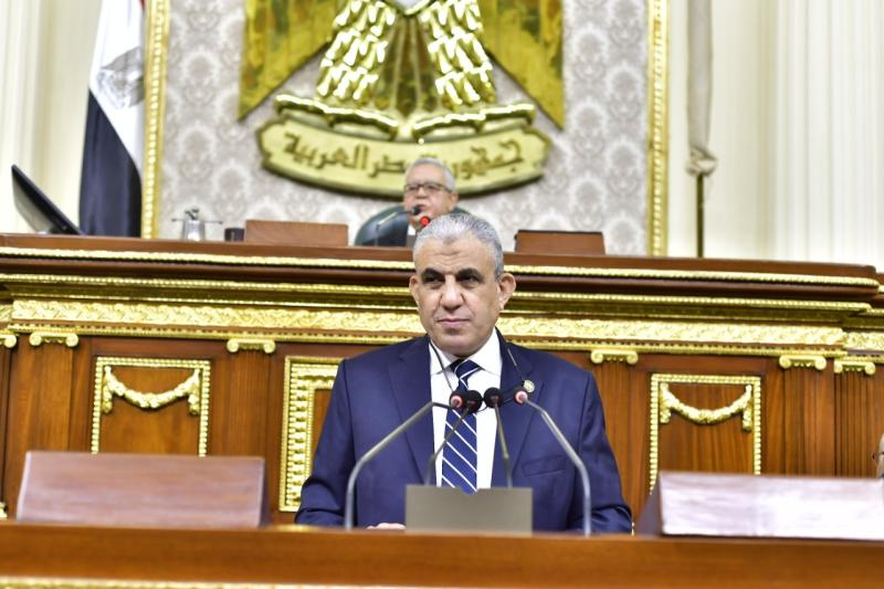 رئيس مجلس النواب ورئيس لجنة القوى العاملة 