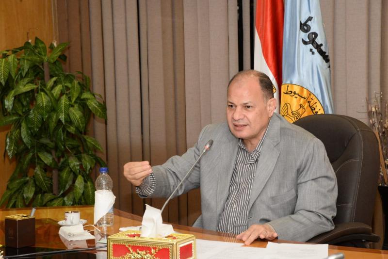 محافظ أسيوط 