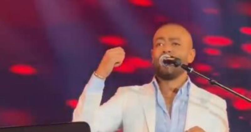 تامر عاشور 