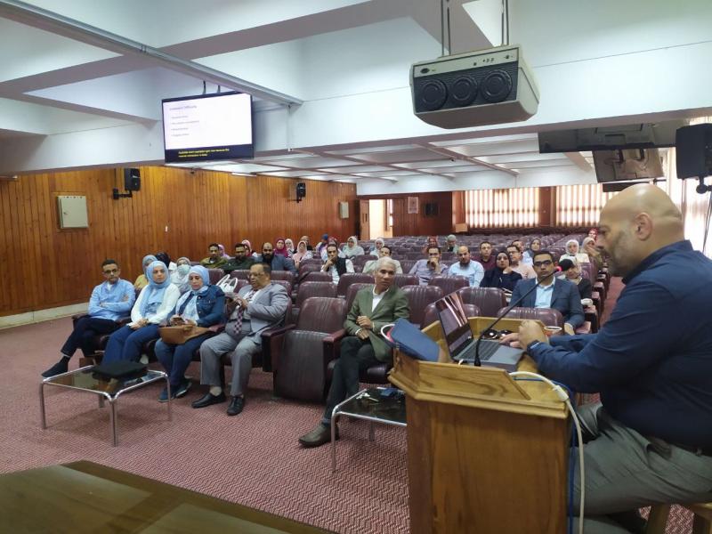 مركز الاختبارات الإلكترونية بجامعة المنيا يعقد ورشة عمل تدريبية 