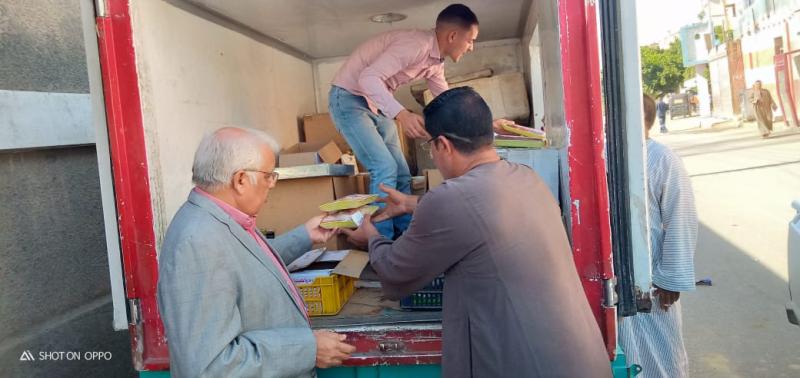محافظ أسيوط يوجه بتكثيف الحملات التموينة على الاسواق  وفتح منافذ مواد غذائية 
