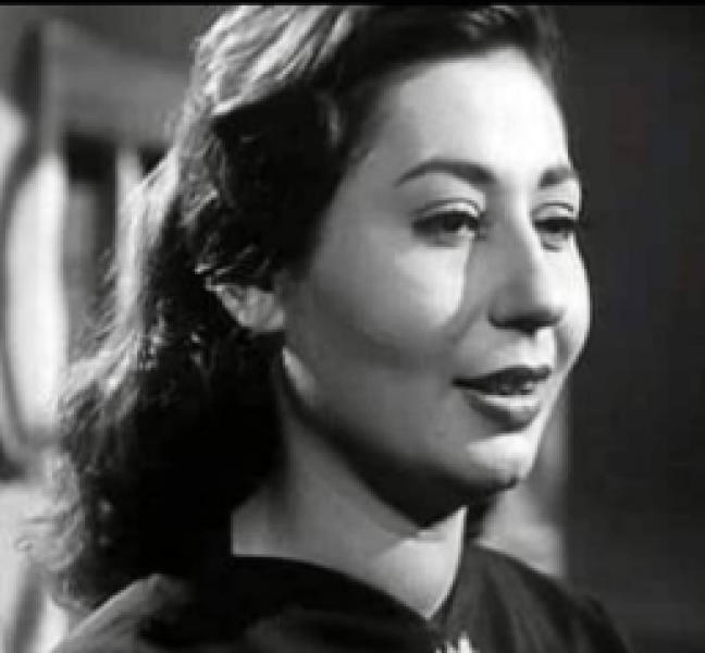 الفنانة مني داغر