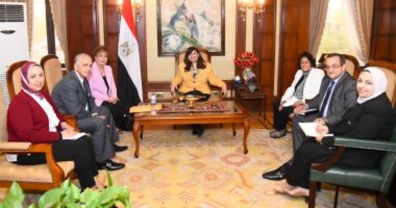 وزيرة الهجرة خلال لقاء الدكتور حمدي عوض