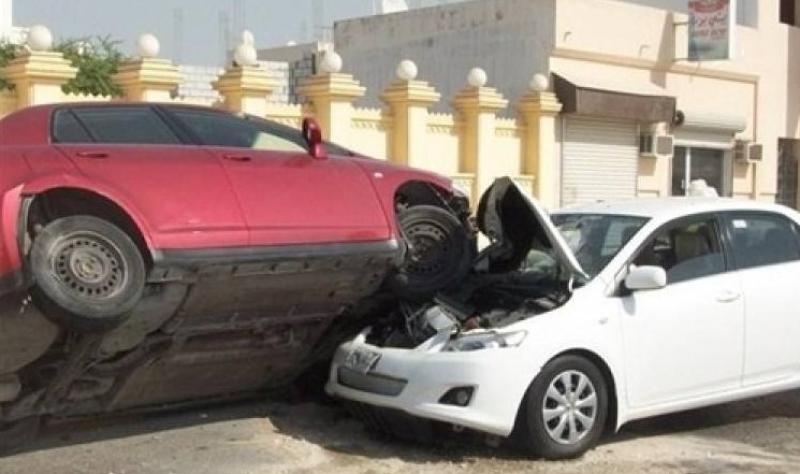 تصادم سيارتين