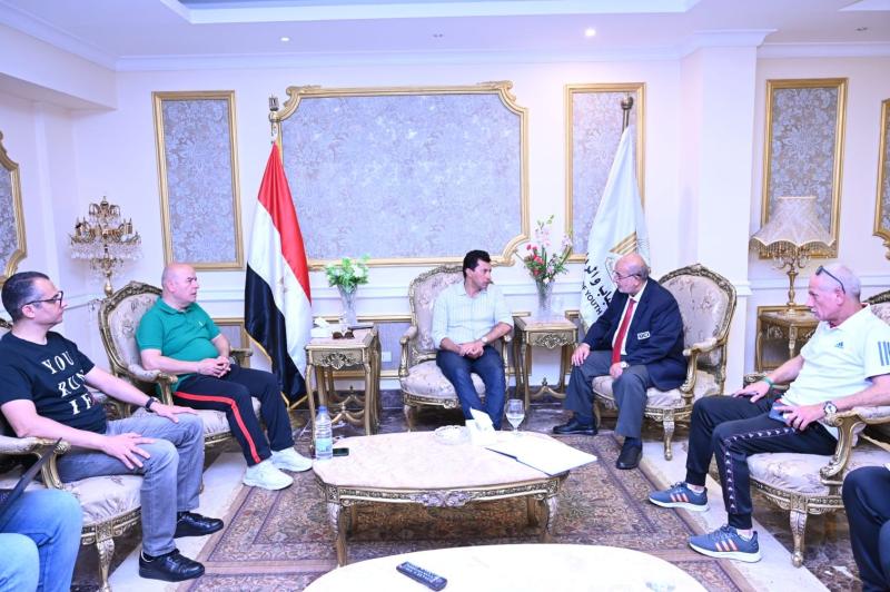 وزير الشباب والرياضة ورئيس الإتحاد المصري للدراجات