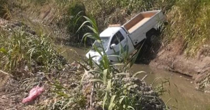   سقوط سيارة فى ترعة