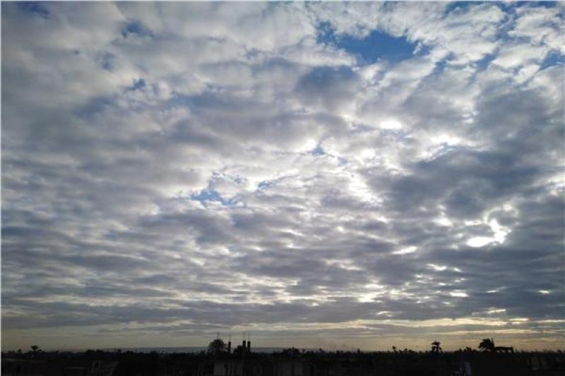 غيوم ورياح خفيفه نهارًا على المنيا ومحافظات شمال الصعيد