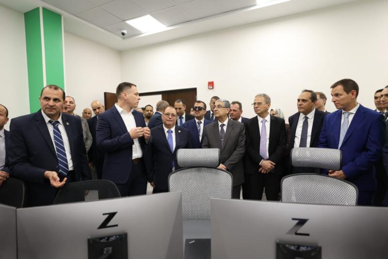 أثناء الافتتاح 