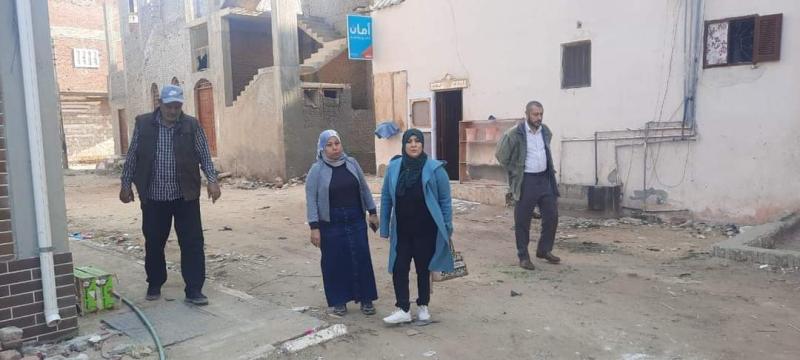 رئيس مدينة شربين فى جوله ميدانيه للوحده المحليه بقرية الحاج شربينى لمتابعة سير العمل 