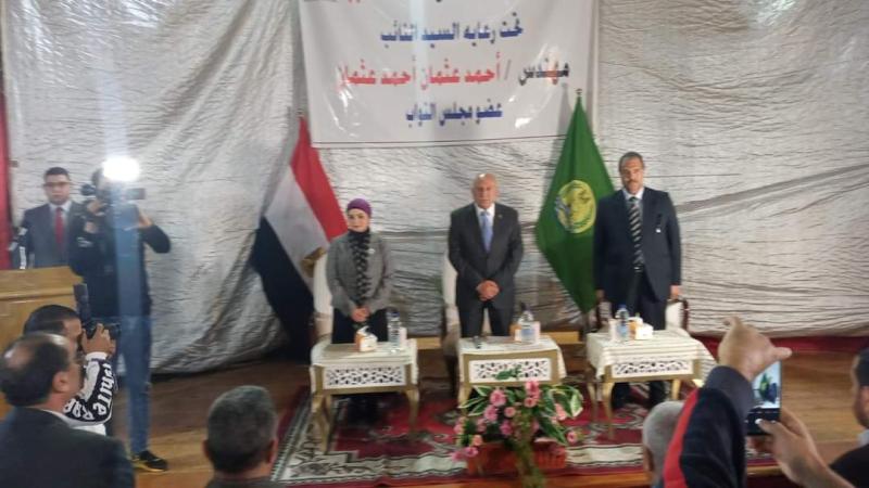 جانب من الجلسة الحوارية 