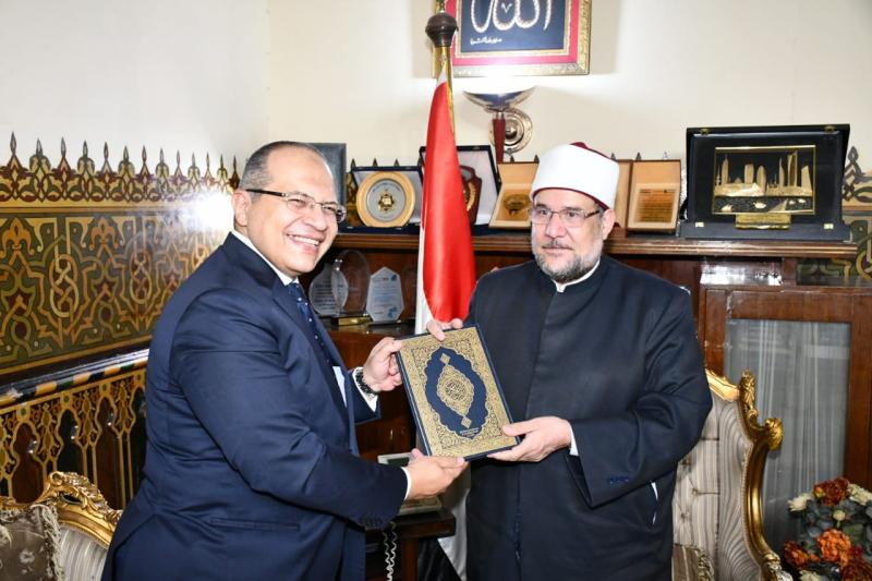 جانب من لقاء وزير الأوقاف والسفير
