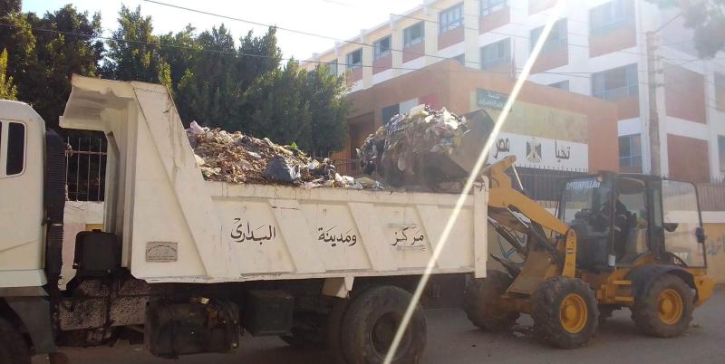   حملات نظافة وتجميل مستمرة بالقرى والمراكز 