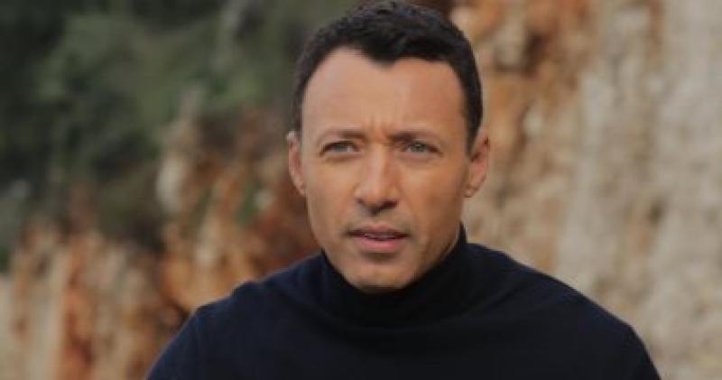 أحمد فهمى 