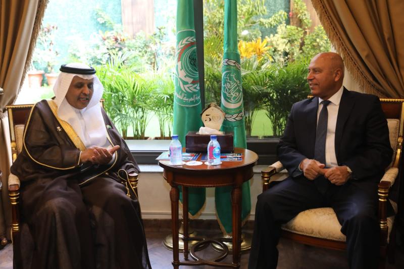 وزير النقل و نظيره السعودي
