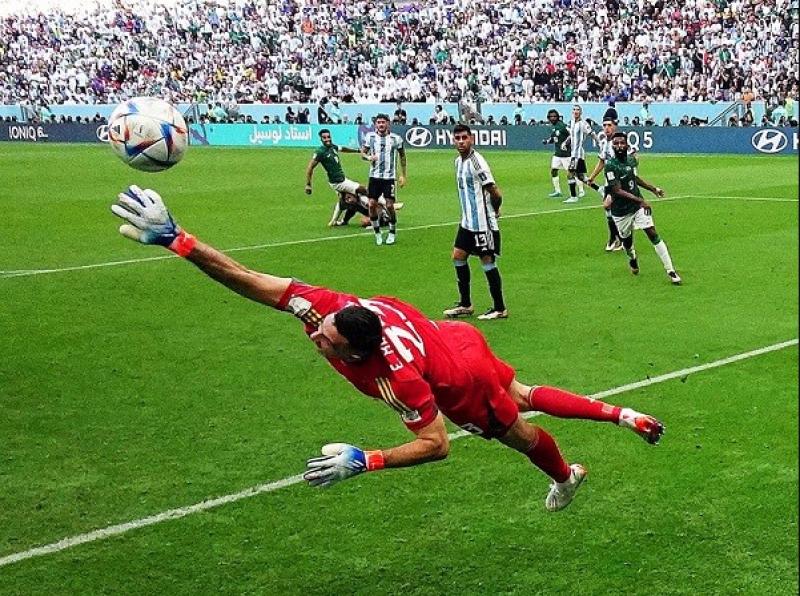 السعودية تحقق فوزا تاريخيا على الأرجنتين
