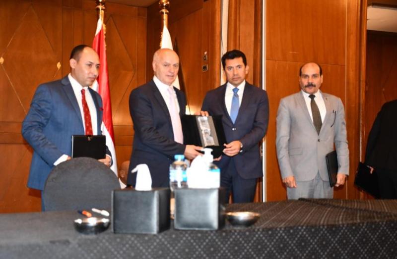 وزير الشباب والرياضة خلال مؤتمر توقيع بروتوكول تعاون لرعاية المشروع القومى للموهبة