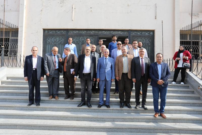 رئيس جامعة الزقازيق يقوم بزيارة تفقدية لكلية الزراعة 