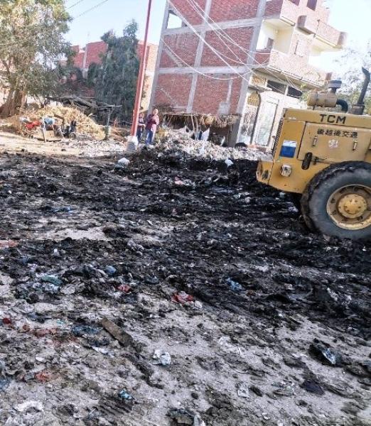حملة مكبرة لرفع نواتج حفر ترعة بيشة قايد بطريق الزقازيق-ههيا