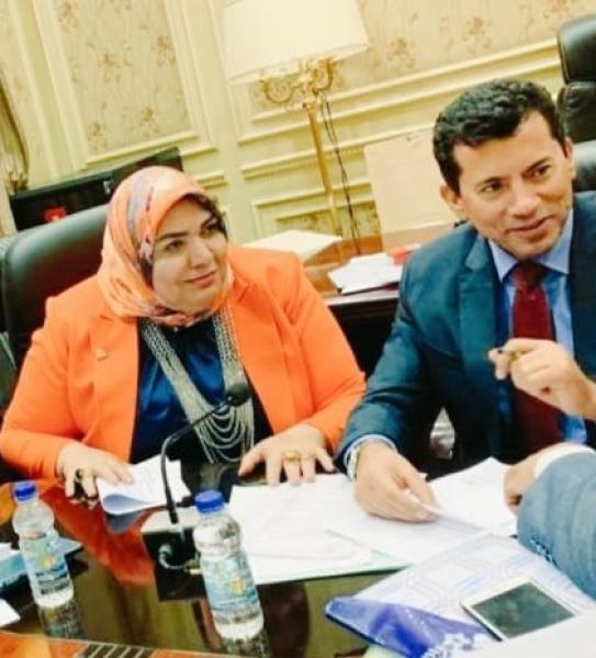 النائبة أمل زكريا قطب والدكتور أشرف صبحي