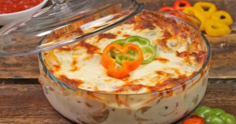  طريقة عمل طاسة الجمبري بالبشاميل والجبنة  