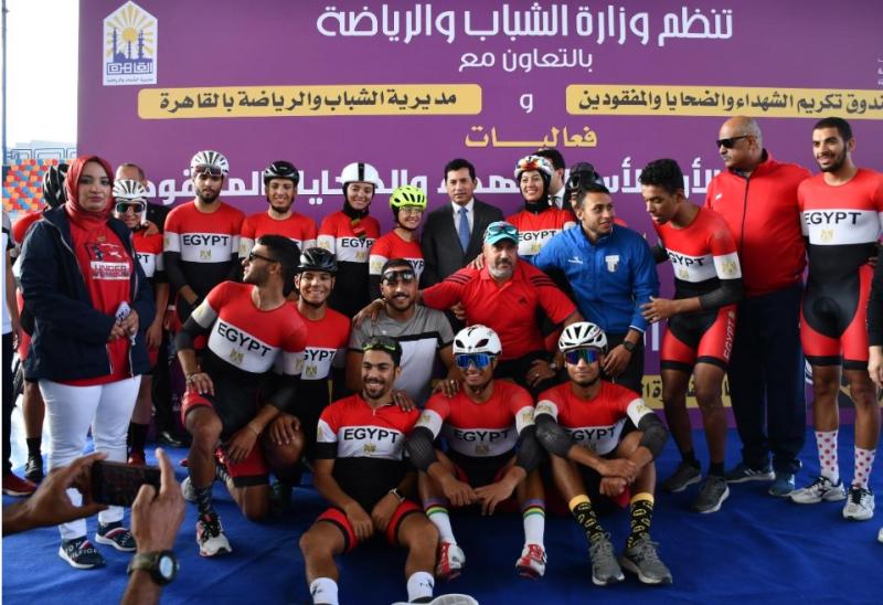 وزيرا الرياضة و المالية يشهدان اليوم الرياضي الأول لأسر الشهداء والضحايا والمفقودين باستاد القاهرة