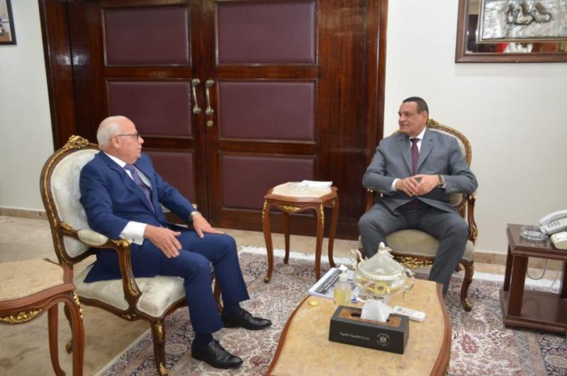 وزير التنمية المحلية خلال لقائه محافظ بورسعيد