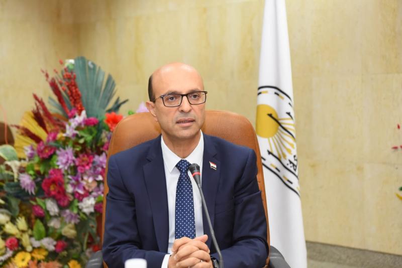 رئيس جامعة أسيوط  