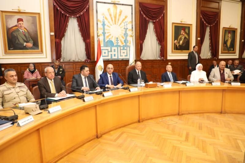 خلال الاجتماع