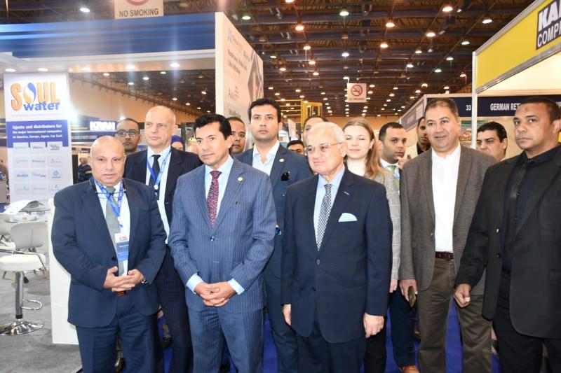وزير الرياضة يتفقد معرض ومؤتمر مصر للمياه والنفايات والبنية التحتية
