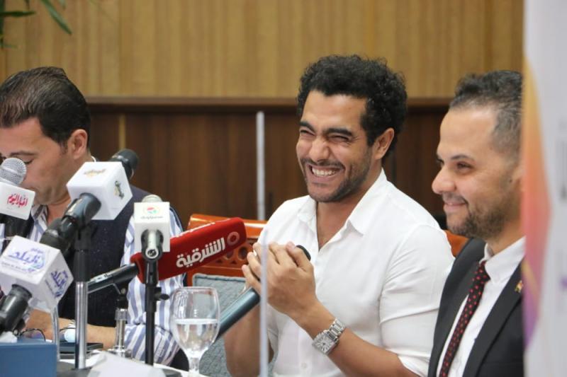 الفنان ميدو عادل  والمخرج مازن الغرباوي 