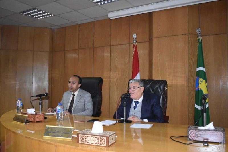 محافظ المنيا يتابع نسب تنفيذ مشروعات المبادرة الرئاسية "حياة كريمة 