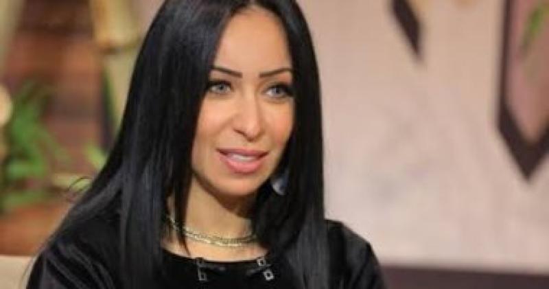 الإعلامية سالي عاطف