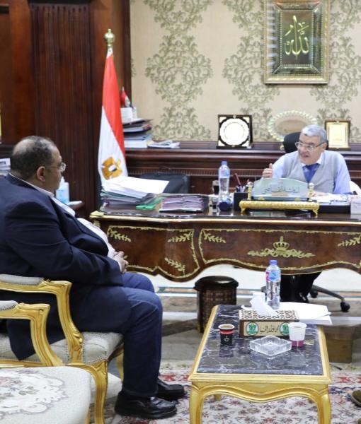  محافظ المنيا يبحث دعم الأنشطة والفعاليات الثقافية والفنية مع رئيس الإدارة المركزية لإقليم وسط الصعيد الثقافي
