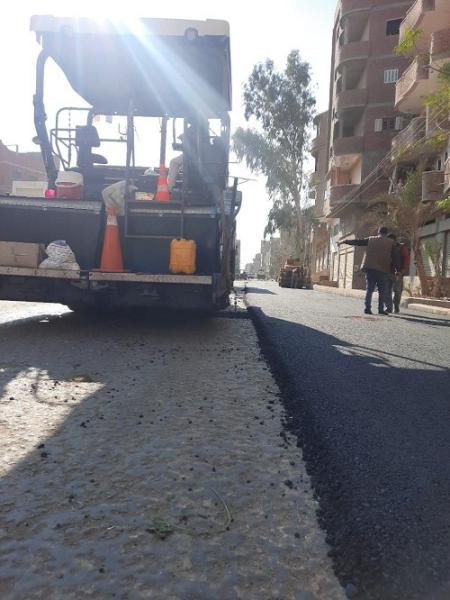 بدء تنفيذ أعمال رصف الطريق الرئيسي الزقازيق  ديرب نجم 