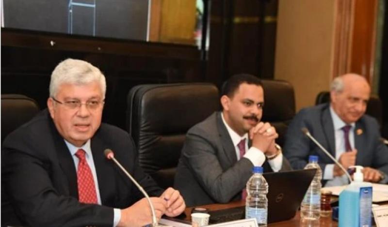الدكتور محمد أيمن عاشور وزير التعليم العالي والبحث العلمى