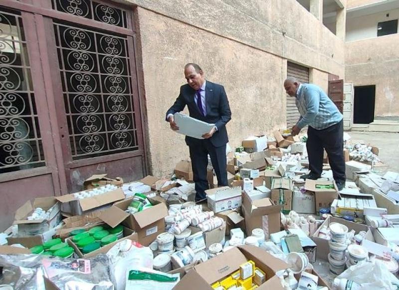بيطري الشرقية يضبط 4547 عبوة دواء بيطري مخالفة بالزقازيق 