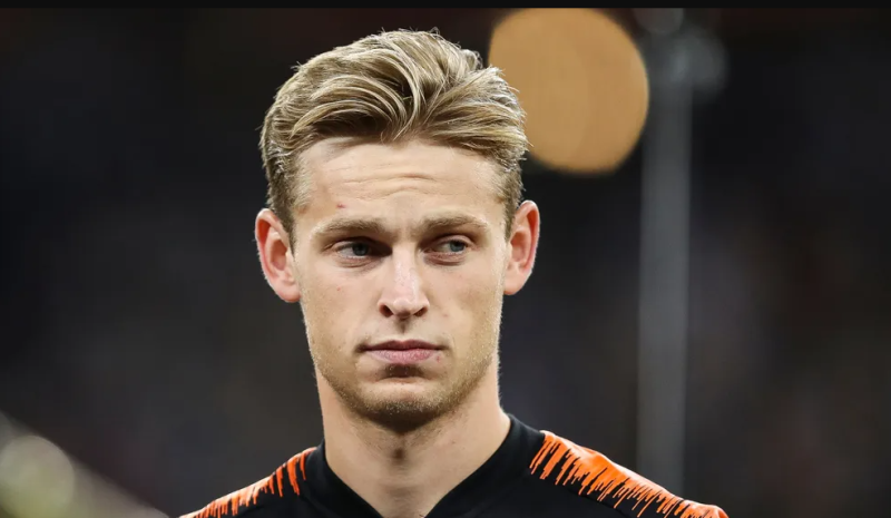 دي يونج لاعب منتخب هولندا
