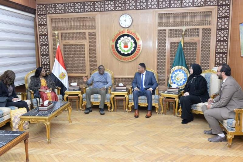 محافظ الدقهلية يستقبل سفير سيراليون بالقاهره في إطار زيارته للمحافظة لبحث سبل التعاون التجارى